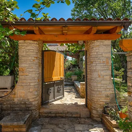 Eufemia Villa